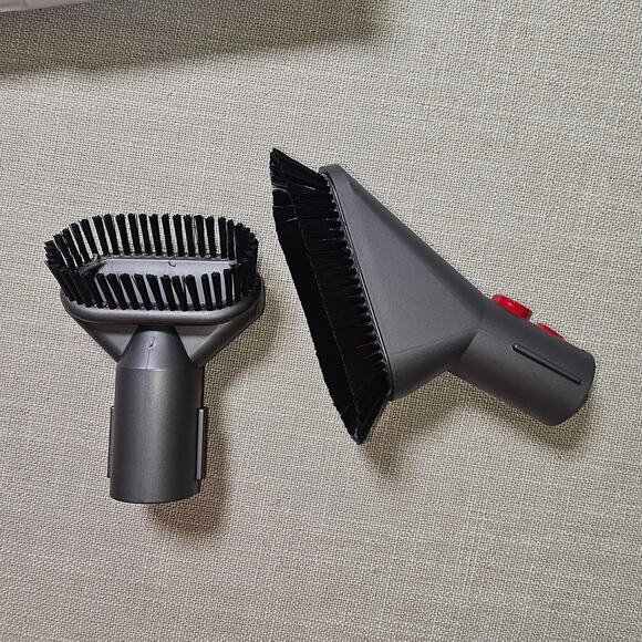 Dyson Vacuum Attachments with Case New - Picture 3 of 5